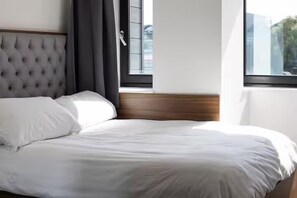 2 quartos, ferros/tábuas de passar roupa, Wi-Fi de cortesia