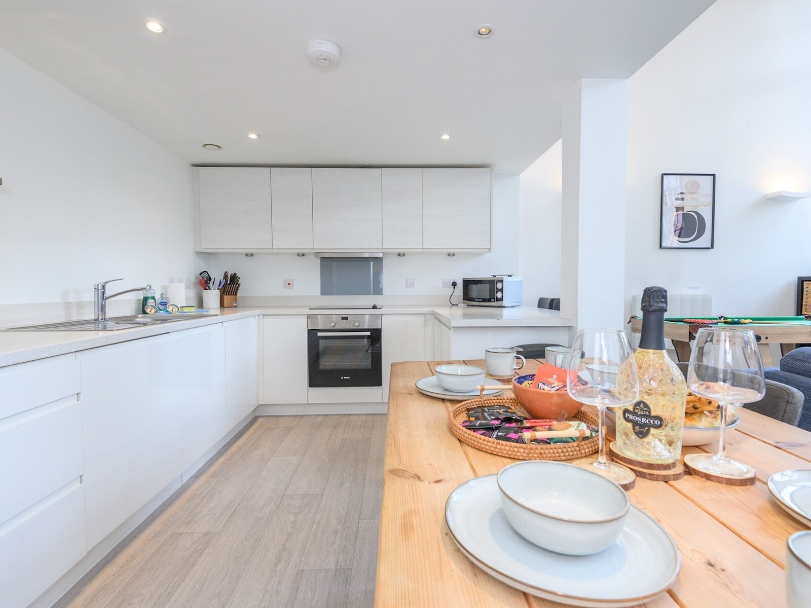 Réfrigérateur, micro-ondes, four, lave-vaisselle