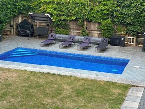 Pool - Spacious Home Heated Pool(April-Sep) in Tilehurst - Pass the Keys (Reading)