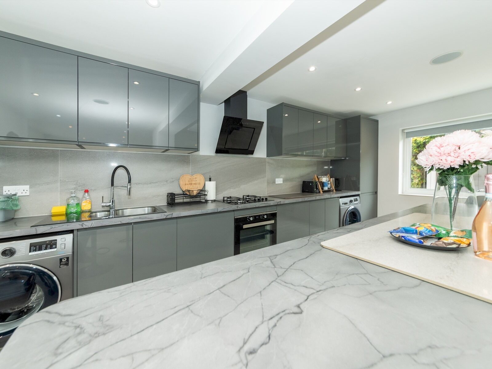 Réfrigérateur, micro-ondes, four, lave-vaisselle