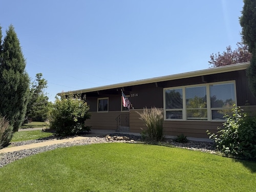 Main Street Retreat - Beautiful Home