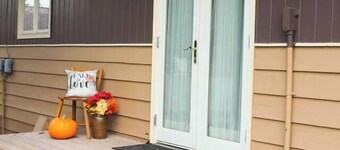 Main St Retreat - MCM Styled and Beautiful Patio