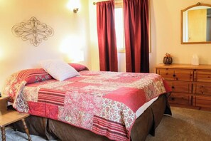 3 عدّة غرف نوم ومكتب ومكواة/لوح كي وسرير سفر