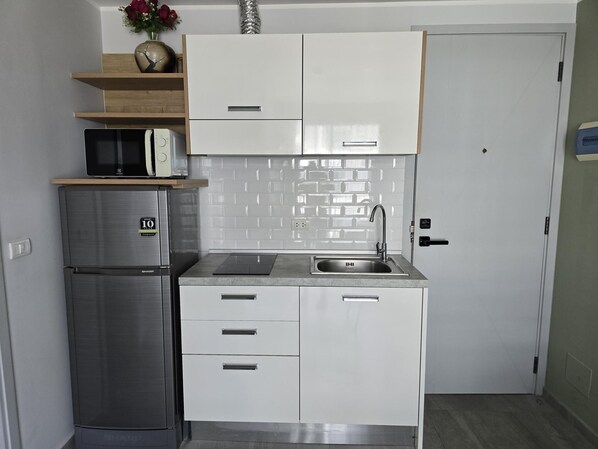Apartemen, balkon, pemandangan gunung | Dapur kecil pribadi