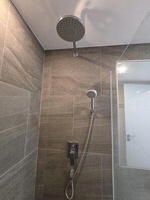 Apartment, Balcony, Mountain View | Bathroom