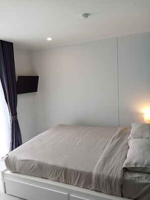 In-room safe, blackout drapes, iron/ironing board, free WiFi - Stylish Urban Escape 1Bed Apt T2-822 (Chalong)