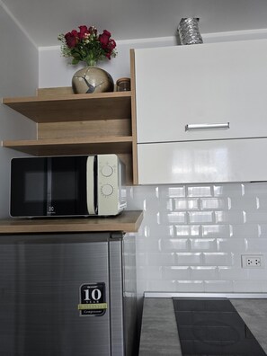 Apartment, Balcony, Mountain View | Private kitchenette