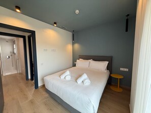 Laptop workspace, free WiFi - Sun & Moon Aparthotel (El Prat de Llobregat)