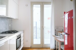 Kühlschrank, Ofen, Herdplatte, Geschirrspüler