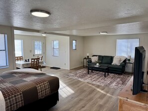 1 dormitorio, tabla de planchar con plancha, cuna de viaje y wifi