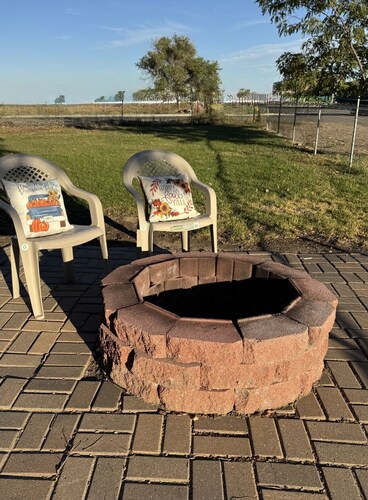 Studio House - Close to Haynes and the hospital!