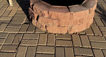 Studio House - Close to Haynes and the hospital!