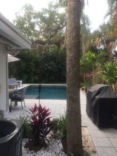 Charming 3-bedroom Cottage East of A1A in Vero Beach