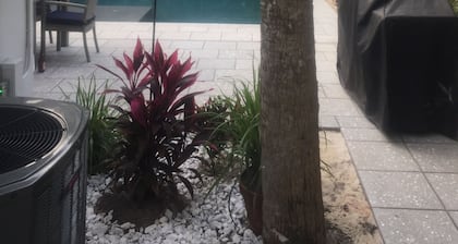 Charming 3-bedroom Cottage East of A1A in Vero Beach