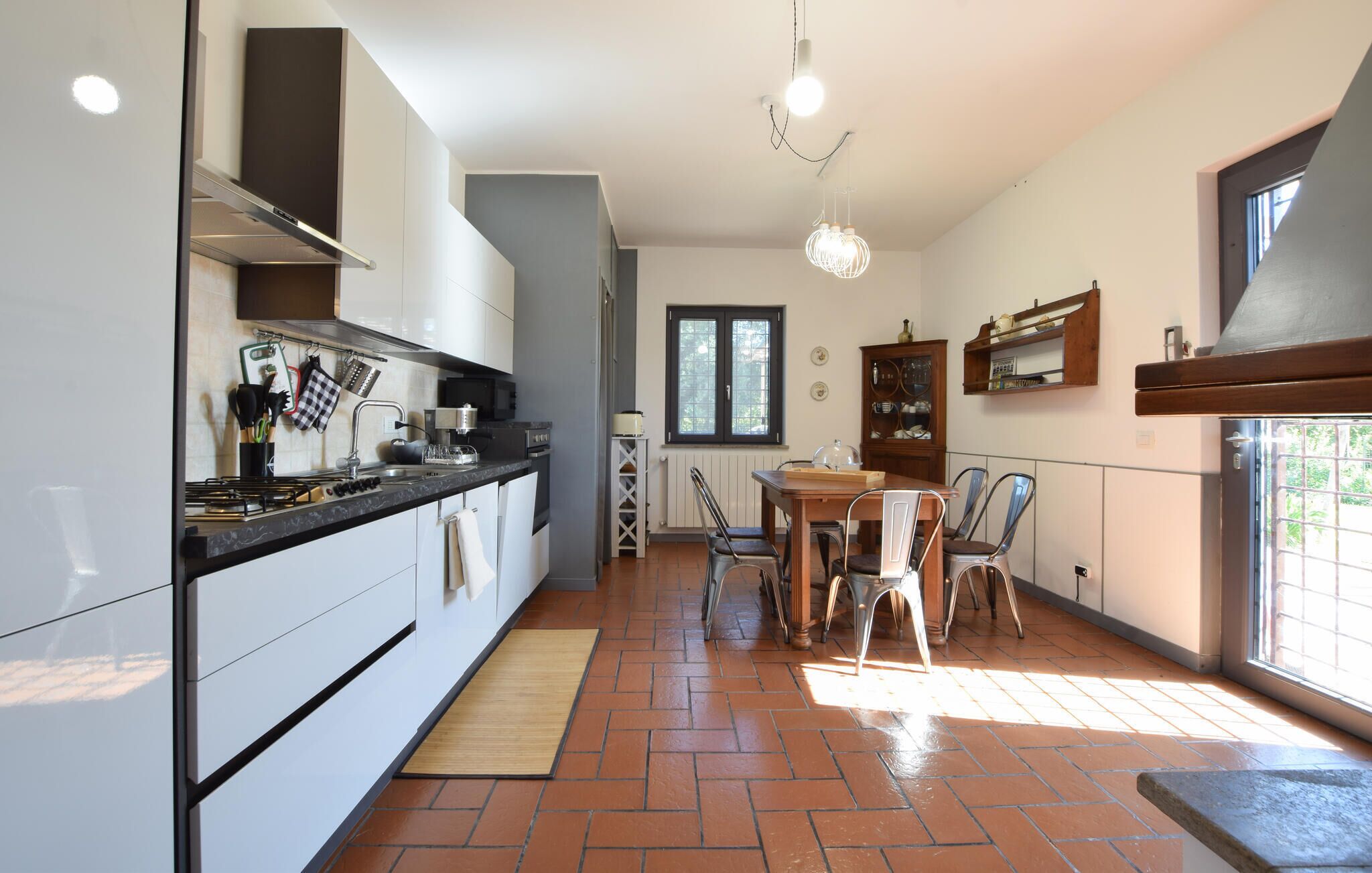 雪櫃、爐具、洗碗機