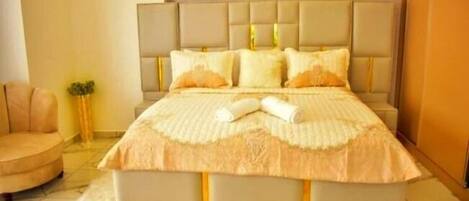 Desk, laptop workspace, free WiFi