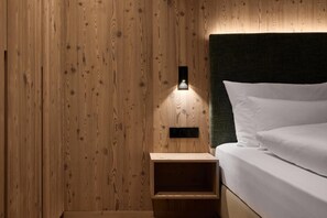 2 bedrooms, WiFi, bed sheets, wheelchair access
