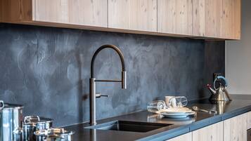 Refrigerador, horno, parrilla de estufa y lavavajillas