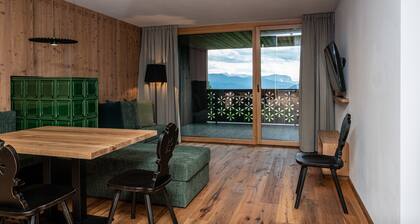 Family Apartment 205 'Mountain Lodge Margit' mit privater Terrasse, Infrarot Sauna 4 bis 6 Personen