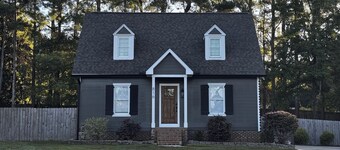 Fully Renovated - Fuquay-Varina Cottage + Pets