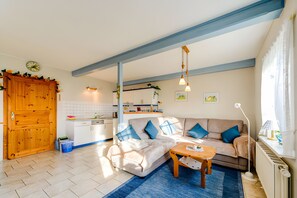 Televisio, pöytätennispöytä, stereot