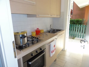 Interior - Villa With Outdoor Patio and Fireplace (San Michele al Tagliamento)