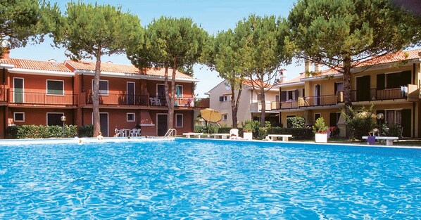 Apartment, 2 Bedrooms, Patio, Garden View | Pool | Outdoor pool