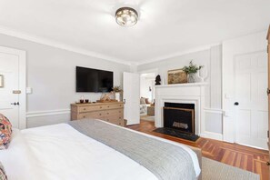 Strykejern/-brett, reiseseng for barn, wi-fi og sengetøy