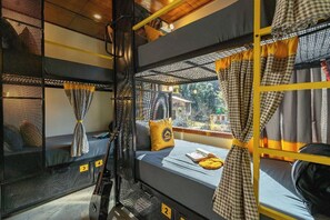 Bed in 4 Bed Mixed Dormitory x B Block | Iron/ironing board, free WiFi, bed sheets - The Hosteller Kasol Parvati Valley (Sosan)