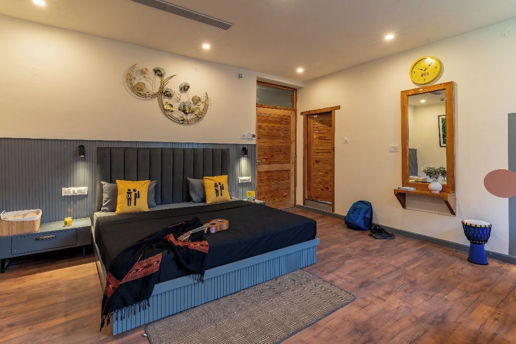 Lyxigt dubbelrum - utsikt mot bergen | Strykjärn/strykbräda, gratis wi-fi och sängkläder