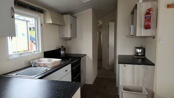 Cookware/dishes/utensils