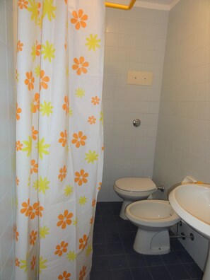 Apartamento, 3 quartos, sacada, vista para a cidade | Banheiro