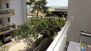 Balcony - Apartment in Seafront Condominium With Terrace (San Michele al Tagliamento)