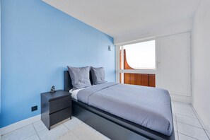 2 slaapkamers, een strijkplank/strijkijzer, gratis wifi, beddengoed