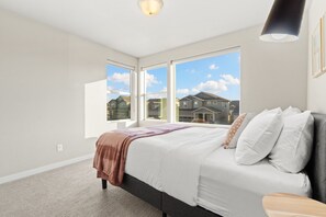 3 bedrooms, desk, iron/ironing board, travel cot