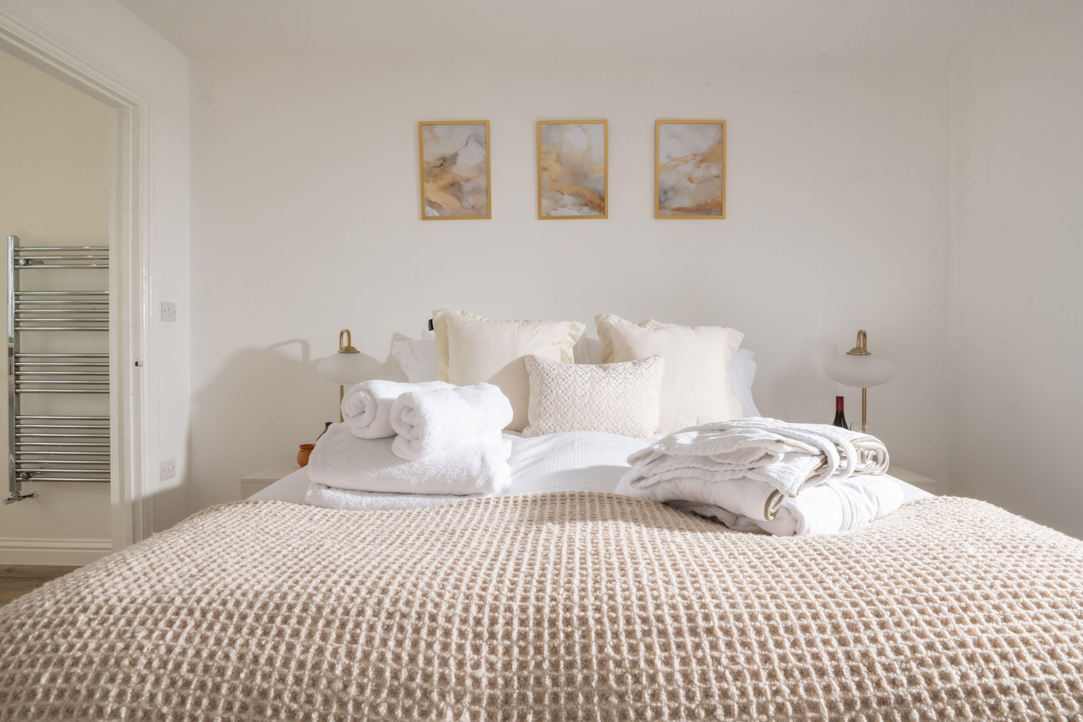 3 bedrooms, iron/ironing board, free WiFi