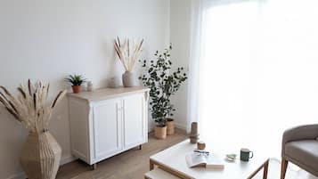 Appartement | Woonruimte | Een 80-cm televisie met digitale zenders