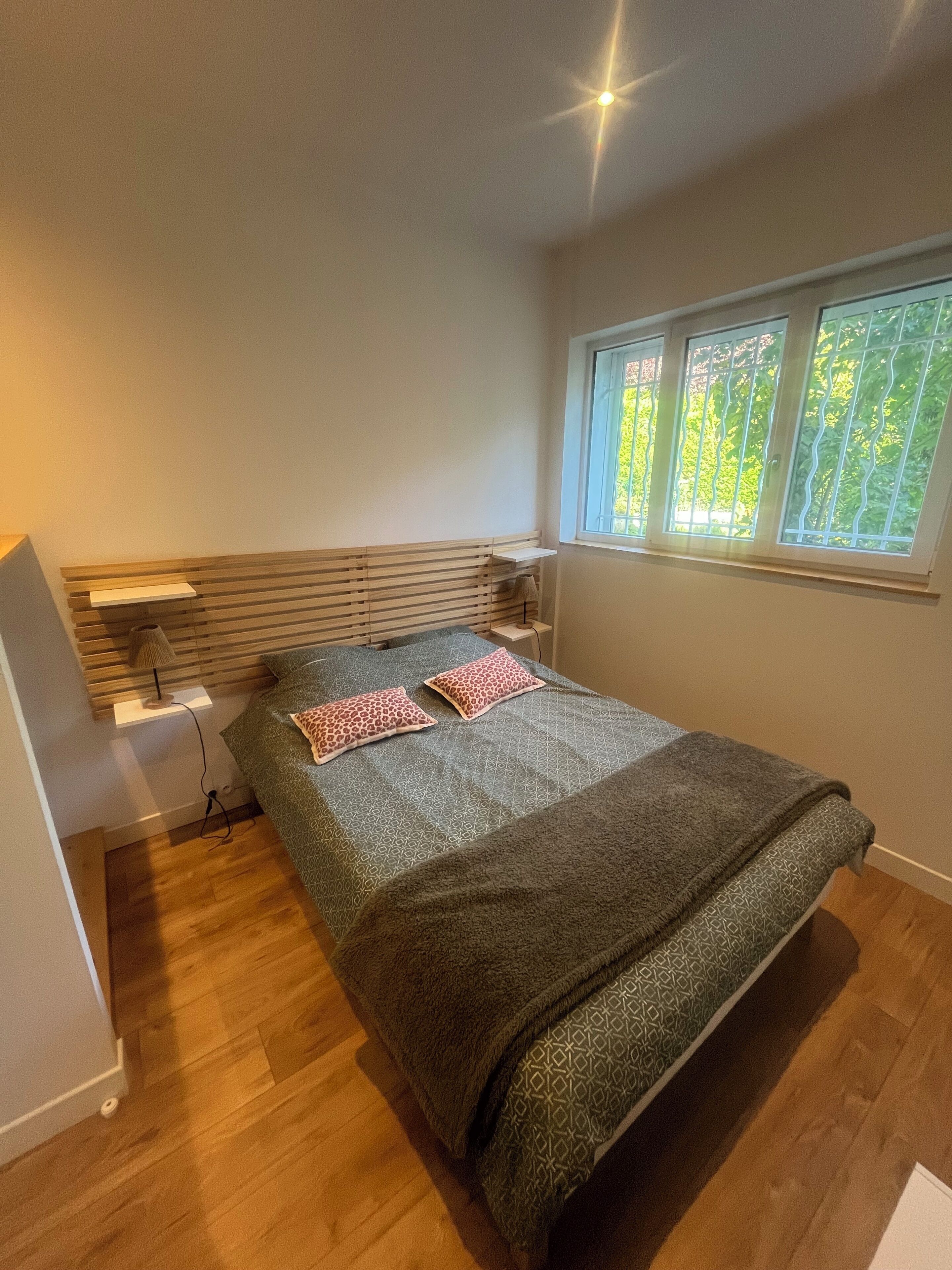 1 chambre, fer et planche à repasser, Wi-Fi, draps fournis