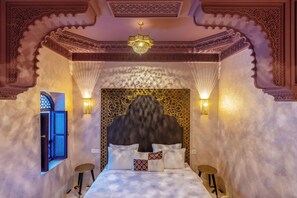 خزنة داخل الغرفة وواي فاي مجانًا