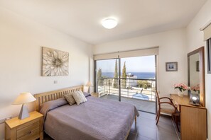 3 chambres, fer et planche à repasser, lit parapluie, Wi-Fi gratuit