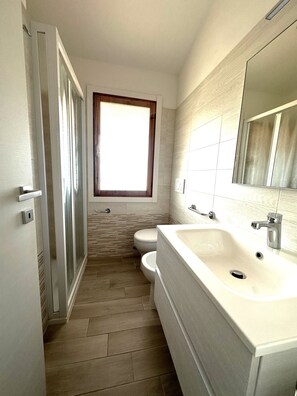 Villa, 3 Bedrooms, Balcony | Bathroom - Bright Two-storey Flat (San Michele al Tagliamento)
