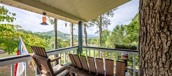 Mountain Escape w/ Game Room & Smoky Views!