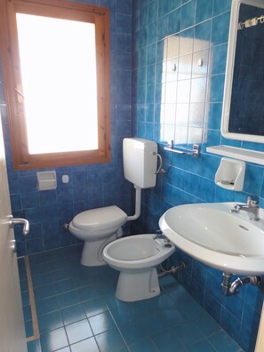 Villa, 3 habitaciones, balcón | Baño