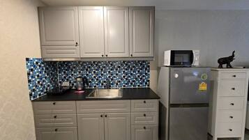 Apartment, Balkon, Poolblick | Eigene Kochnische