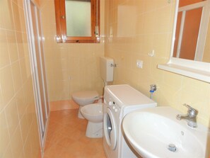 Apartment, 1 Bedroom, Patio | Bathroom - Cozy Flat in a Villa With Pool (San Michele al Tagliamento)
