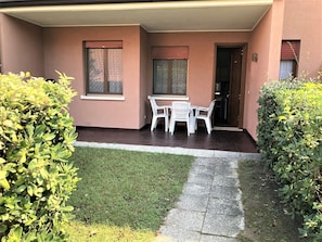 Apartment, 1 Schlafzimmer, Terrasse | Speisen im Freien
