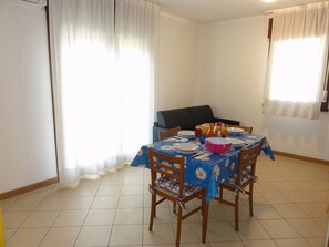 Appartamento, 1 camera da letto, balcone | Sala da pranzo