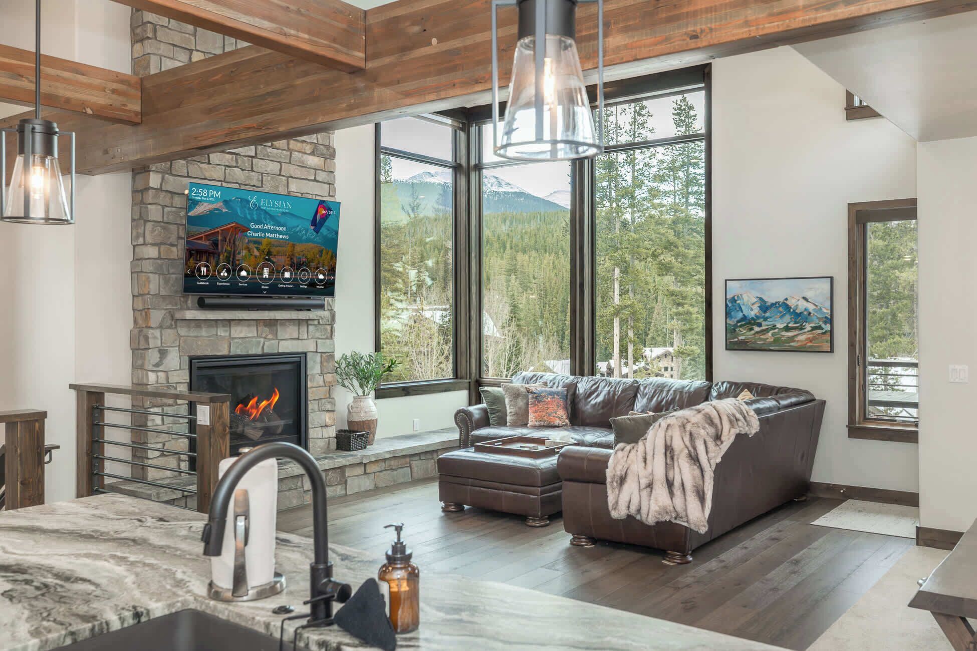 Fernseher, Kamin, Videospiele, Stereoanlage