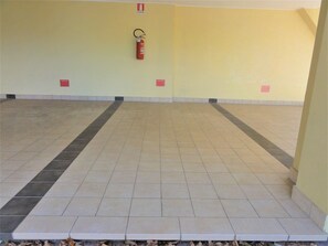 อพาร์ทเมนท์, 2 ห้องนอน, ระเบียง | บริเวณที่พัก