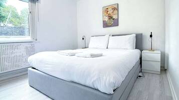 Iron/ironing board, WiFi, bed sheets